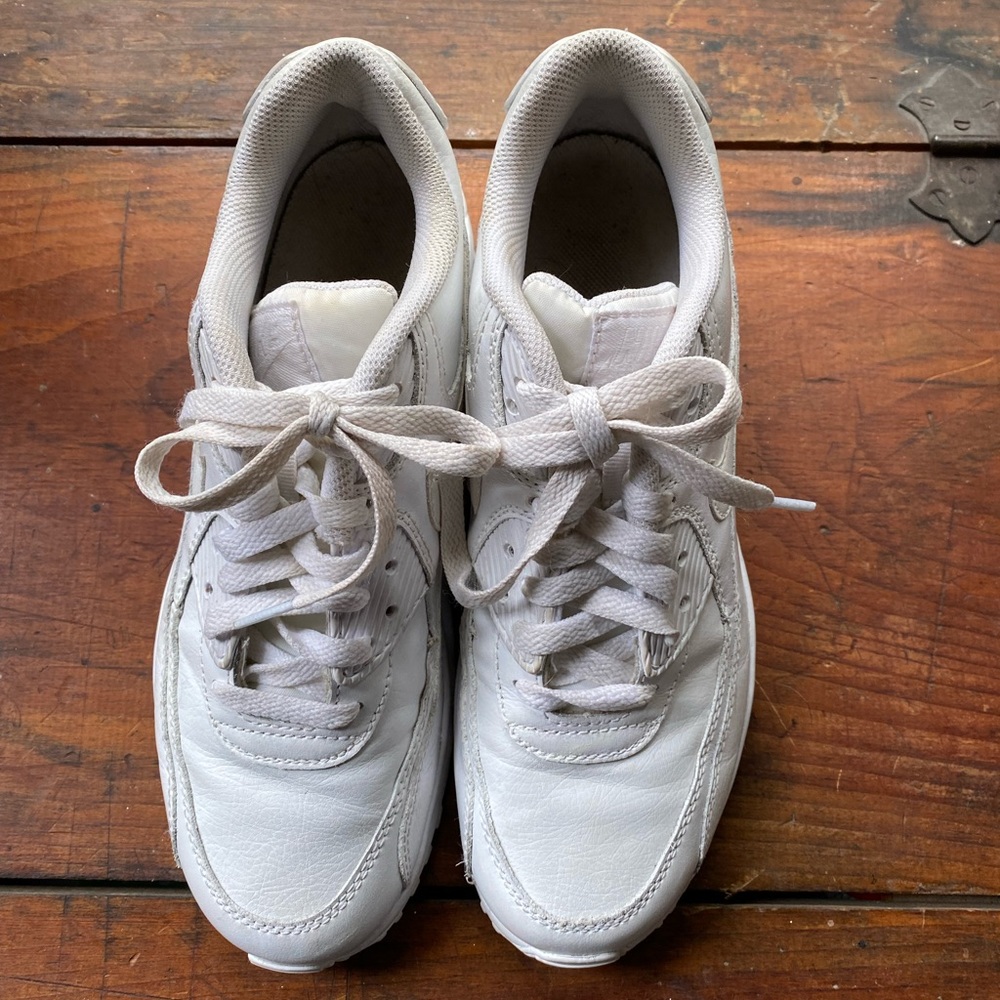 White Nike Air Max sneakers-7Y